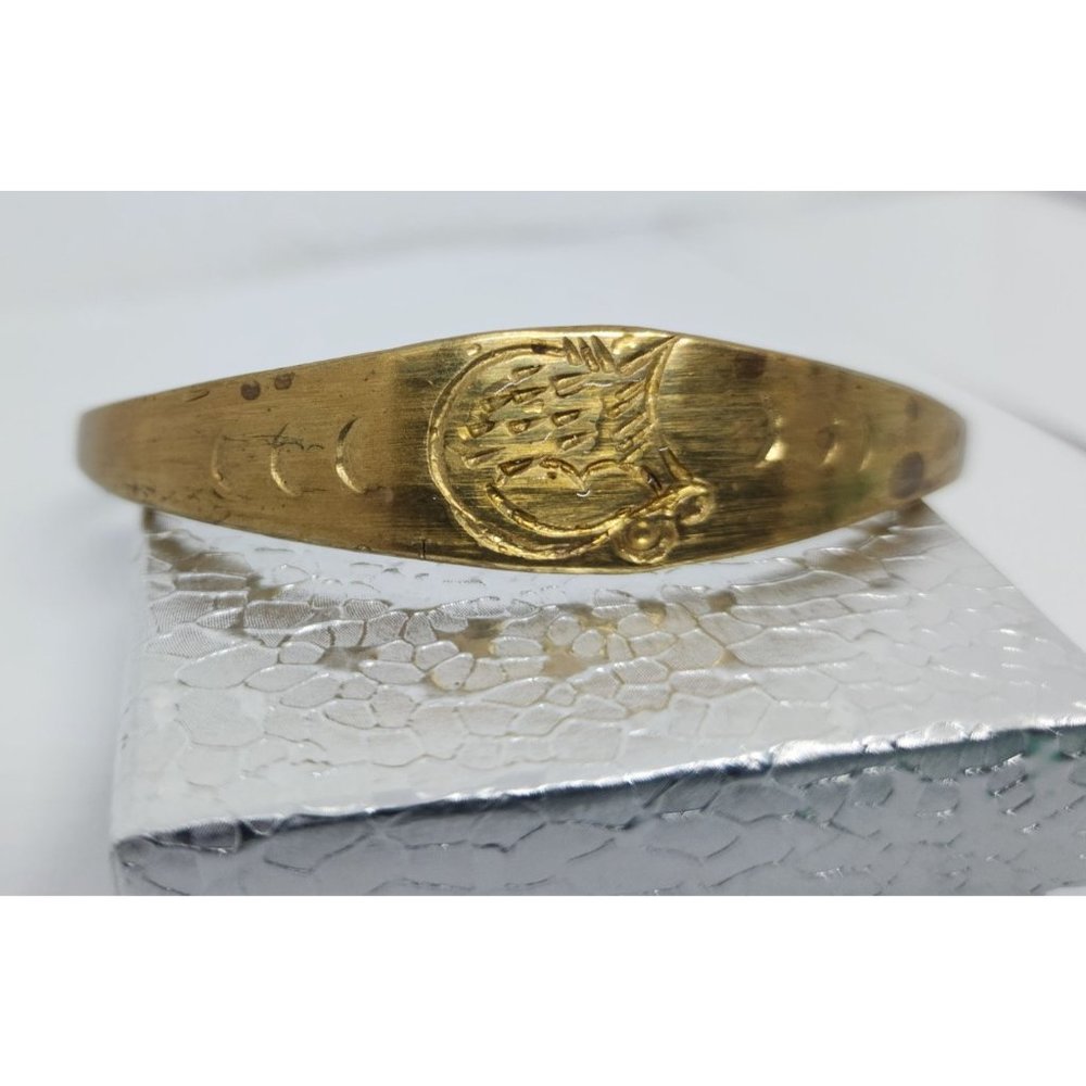 Handcraft Metal design ancient style gold tone bracelet